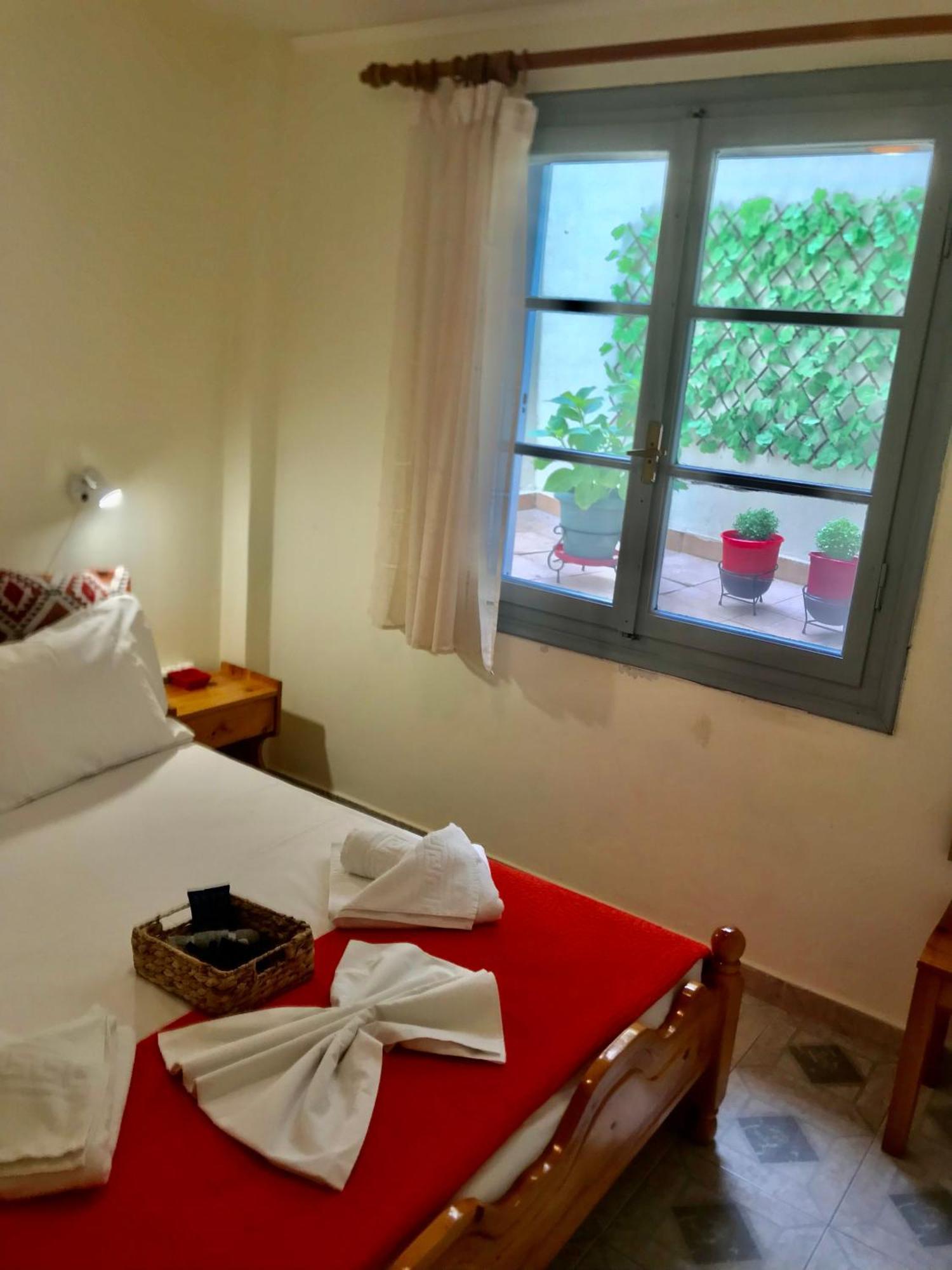 Pansion Margarita Apartment อาโยส นิกีตัส ภายนอก รูปภาพ