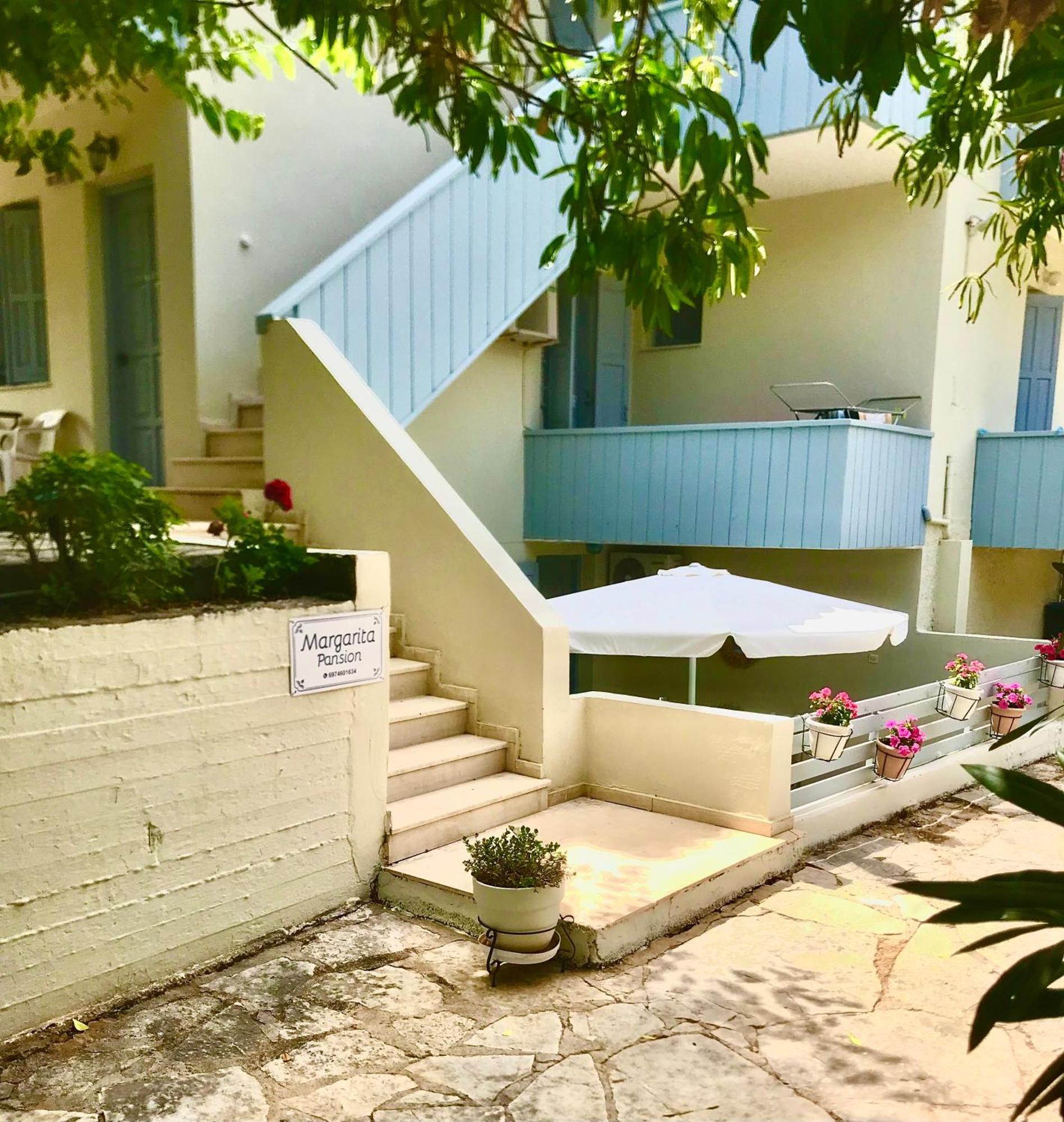 Pansion Margarita Apartment อาโยส นิกีตัส ภายนอก รูปภาพ