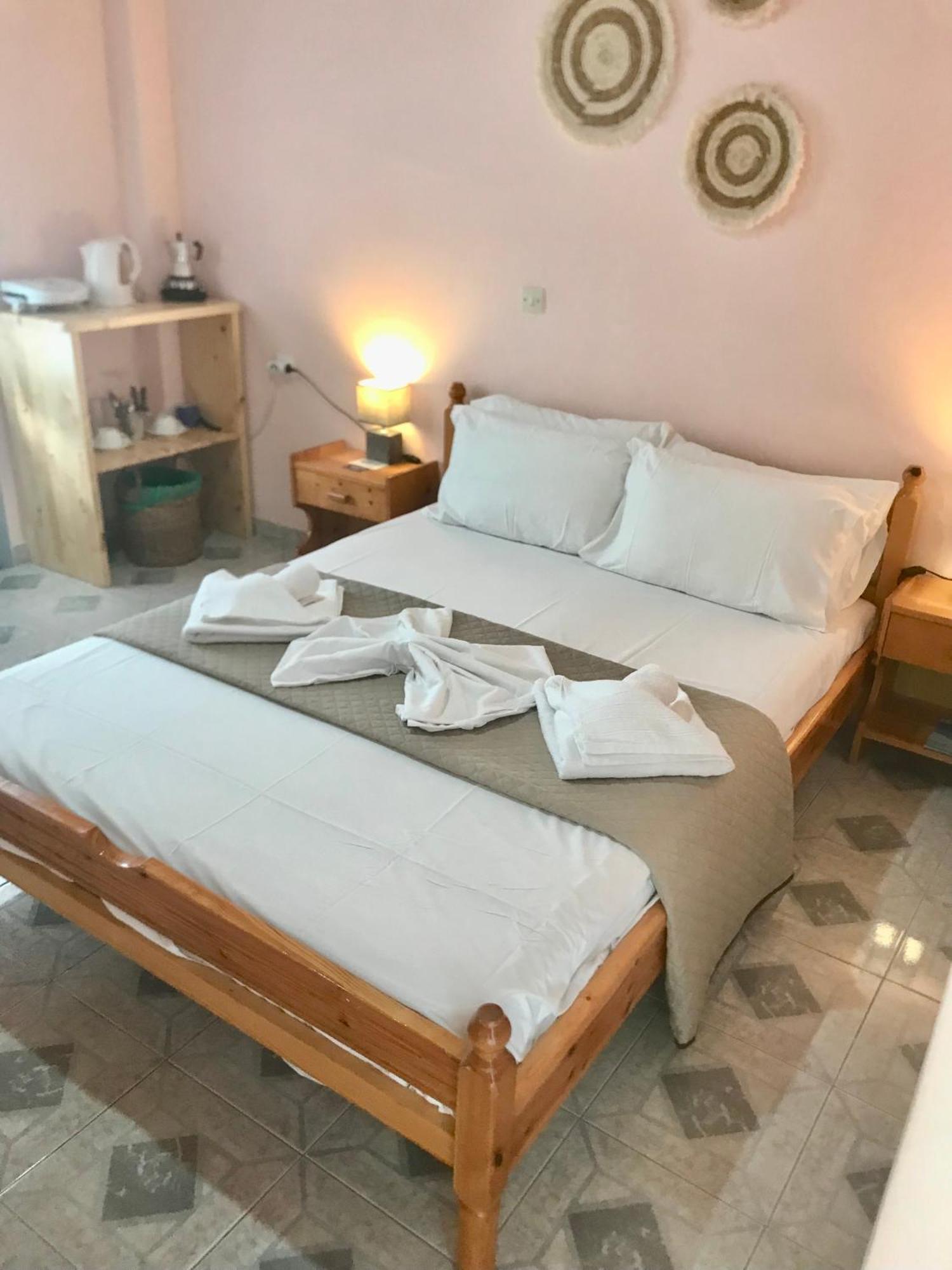 Pansion Margarita Apartment อาโยส นิกีตัส ภายนอก รูปภาพ