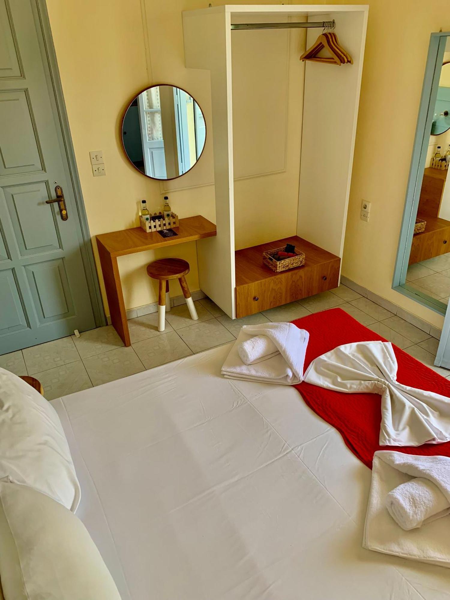 Pansion Margarita Apartment อาโยส นิกีตัส ภายนอก รูปภาพ