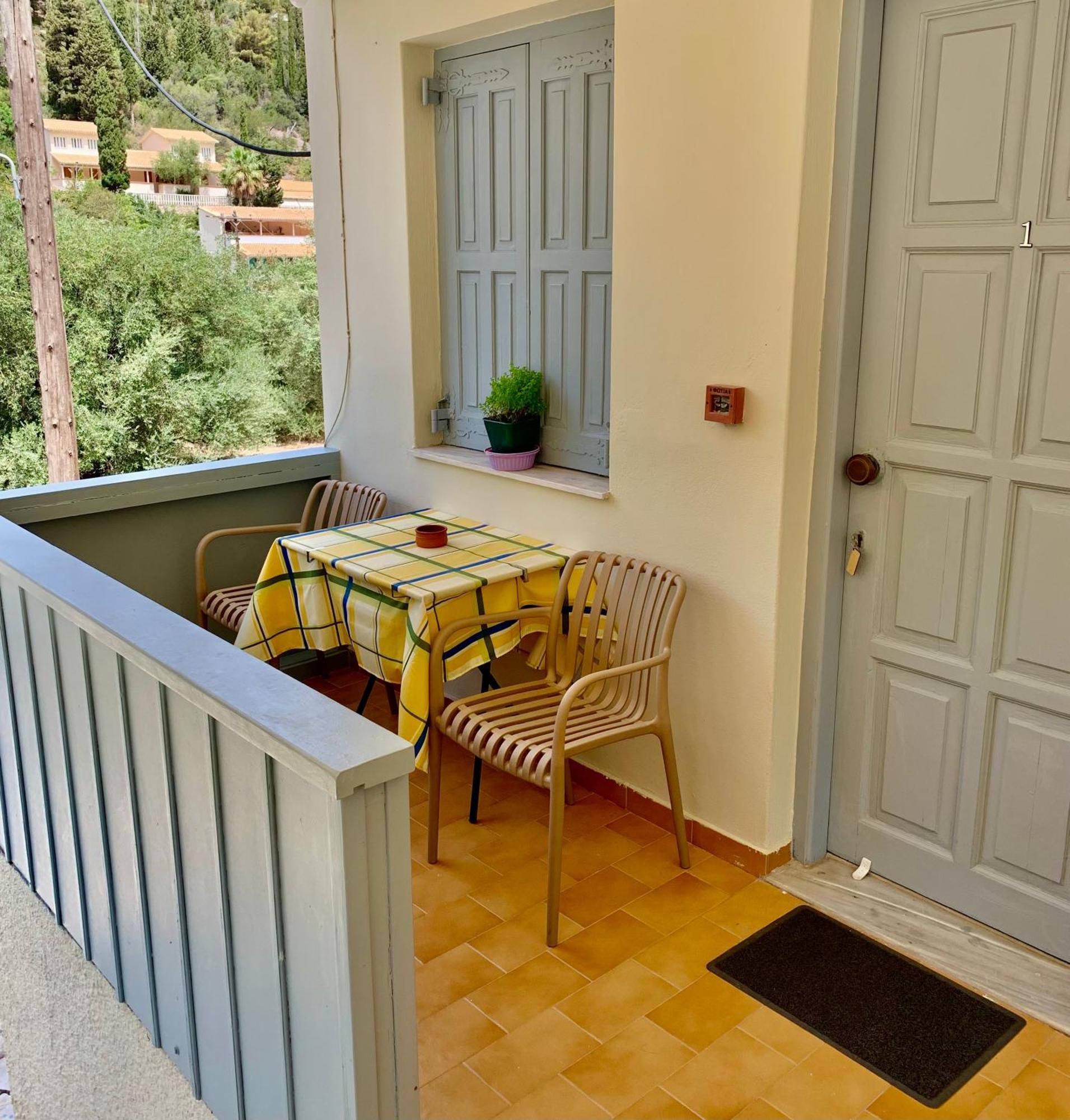 Pansion Margarita Apartment อาโยส นิกีตัส ภายนอก รูปภาพ
